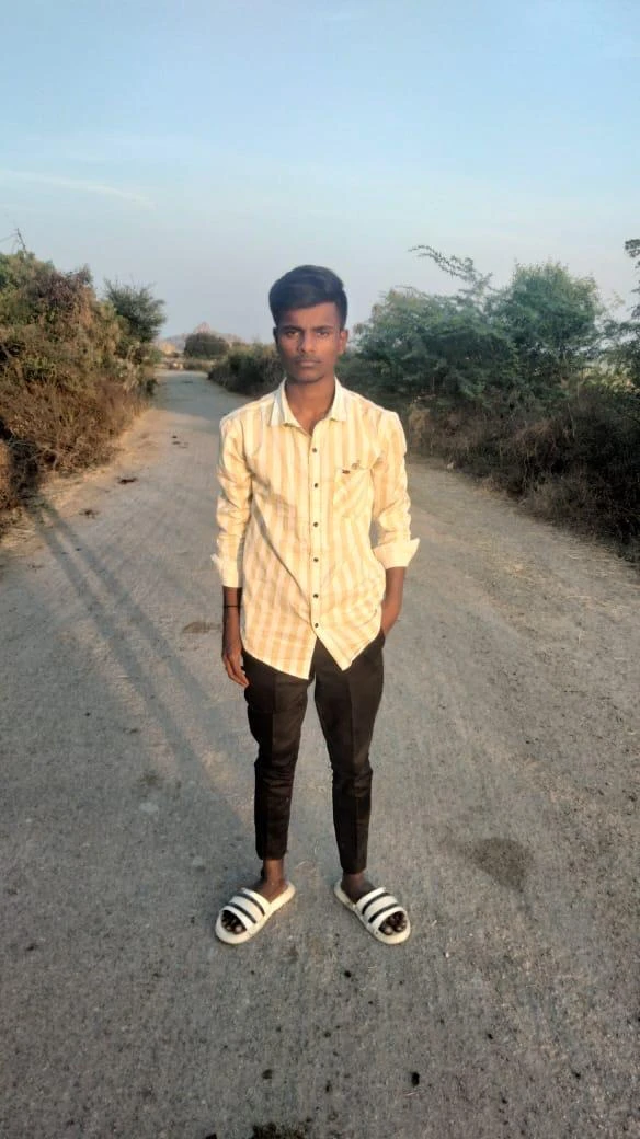 ಸುರೇಶ್ 21 ವರ್ಷ ಕಾಣೆಯಾಗಿರುವ ಯುವಕ