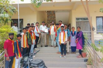 ಬುಕ್ಕನಹಟ್ಟಿ ಗ್ರಾಮಕ್ಕೆ ಬಸ್ ಸಂಚಾರ ಸೌಕರ್ಯ ಕಲ್ಪಿಸಲು ಒತ್ತಾಯಿಸಿ ಕರವೇ ಮನವಿ