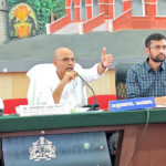ರಸಗೊಬ್ಬರವನ್ನು ರೈತರಿಗೆ ಸಮರ್ಪಕವಾಗಿ ವಿತರಿಸಲು ಜಿಲ್ಲಾ ಉಸ್ತುವಾರಿ ಸಚಿವರ ಸೂಚನೆ